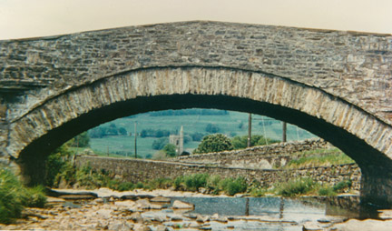 Gayle - with Hawes church through the arch